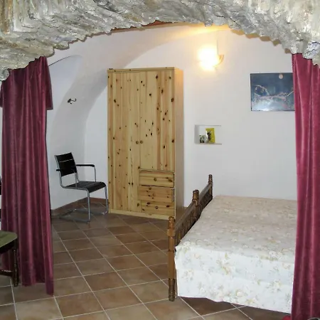 Locazione Turistica Elena *